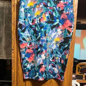Thalia Sodi scuba Vibrant Abstract Pencil Skirt. Size L